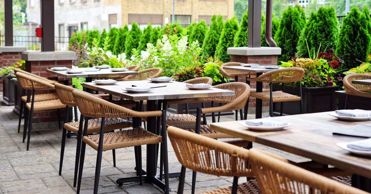 park and elm restaurant patio