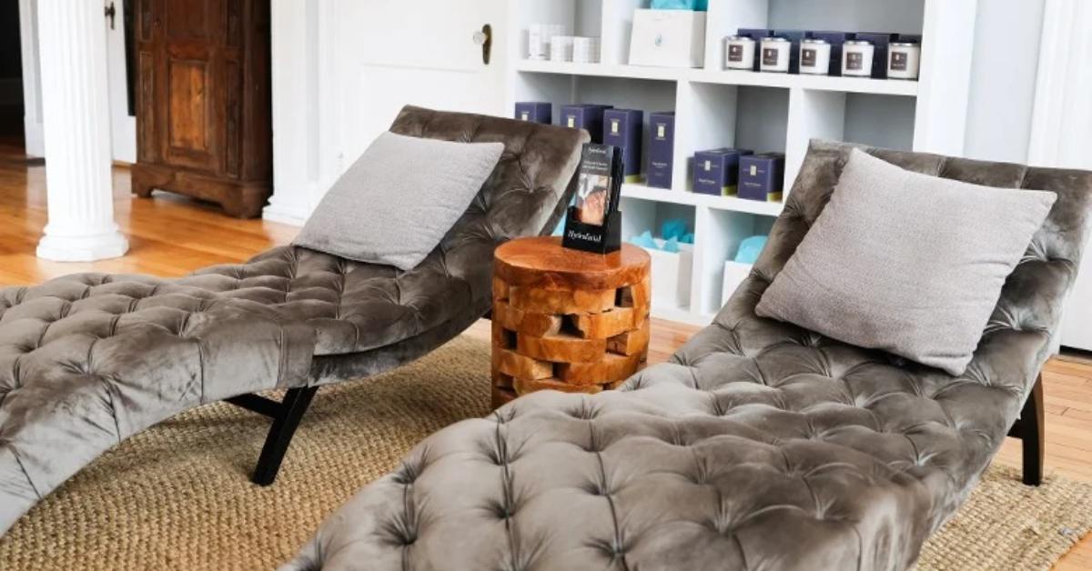 two spa beds