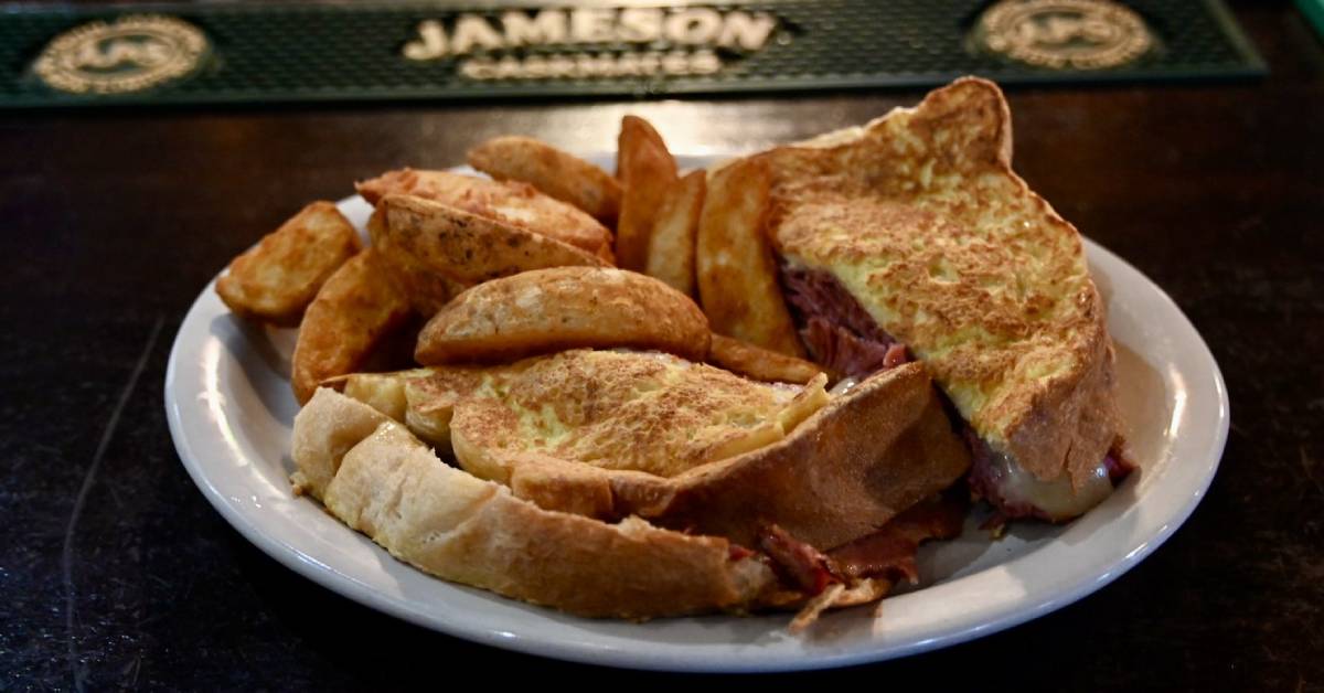 reuben with steak fries