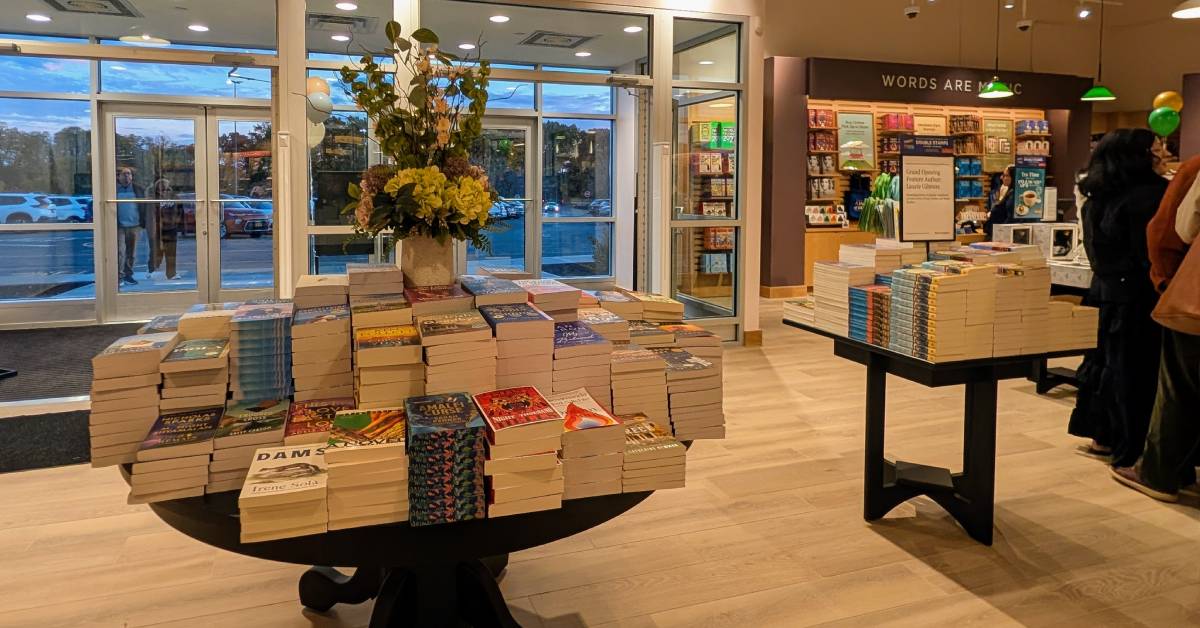 barnes and noble inside