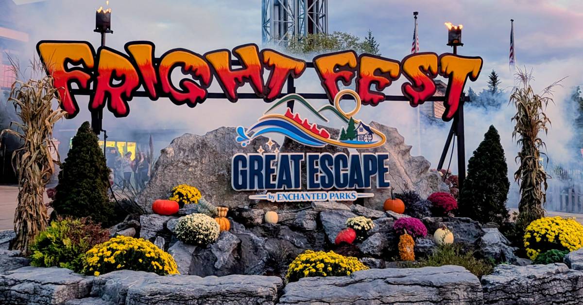 fright fest and great escape sign
