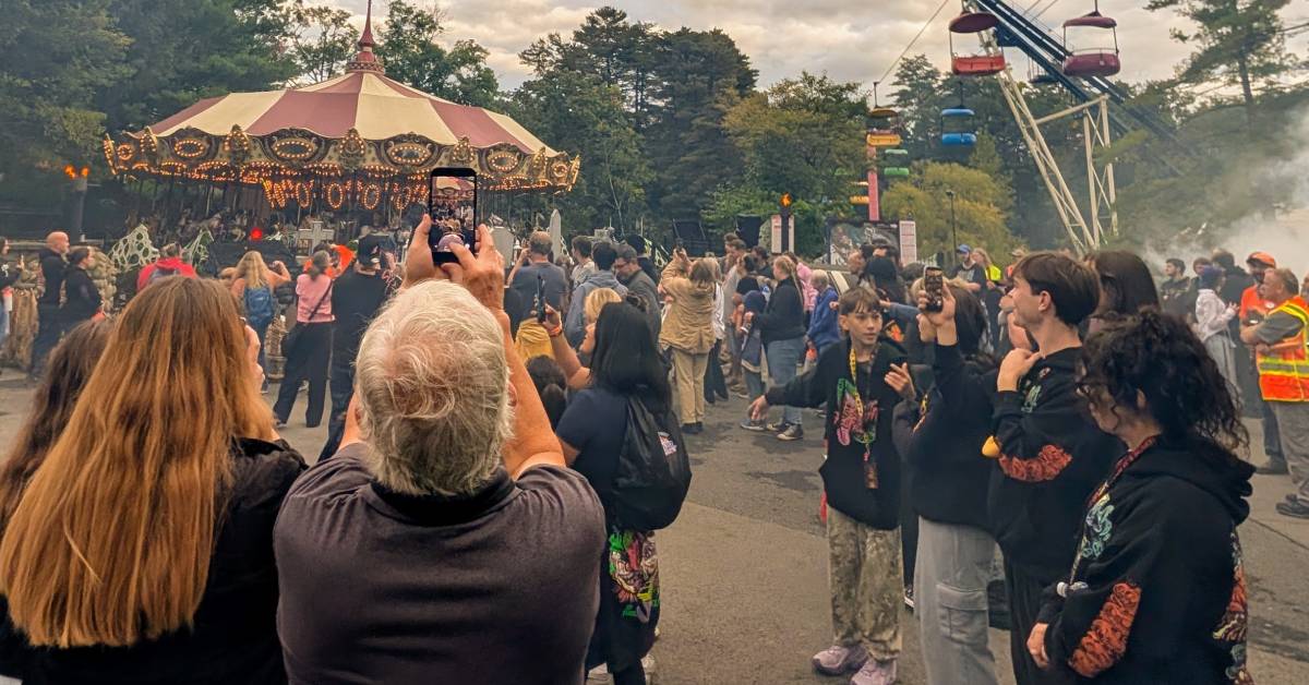 fright fest crowd
