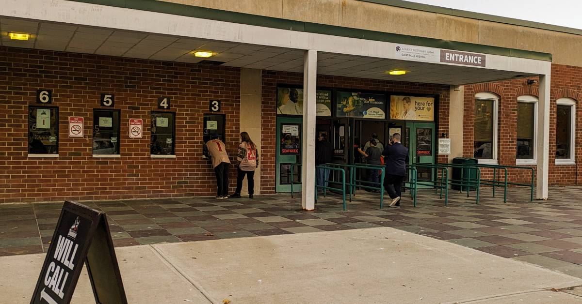 entrance and ticket booths to harding mazzotti arena