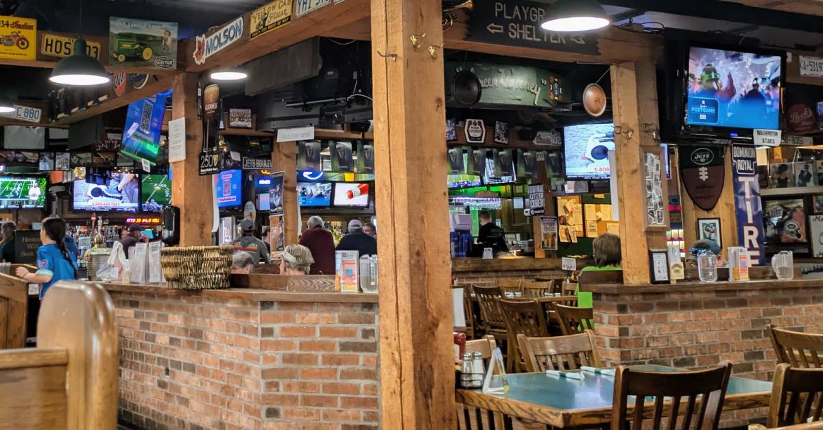 interior of o'toole's restaurant