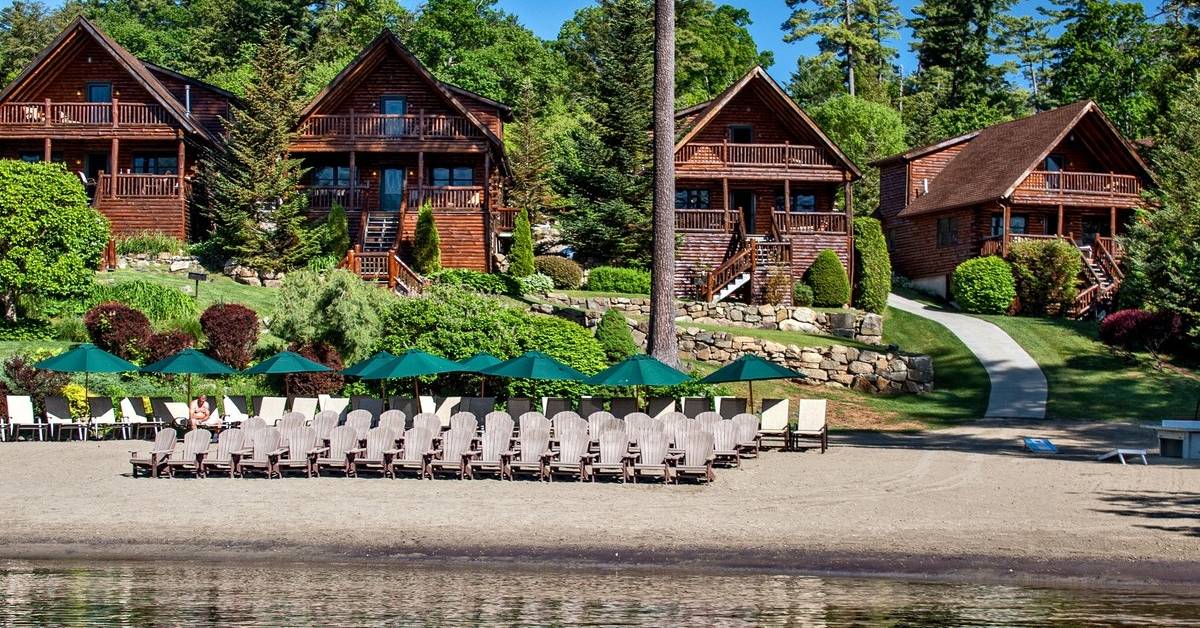 lodges at cresthaven lodges and beach chairs by water