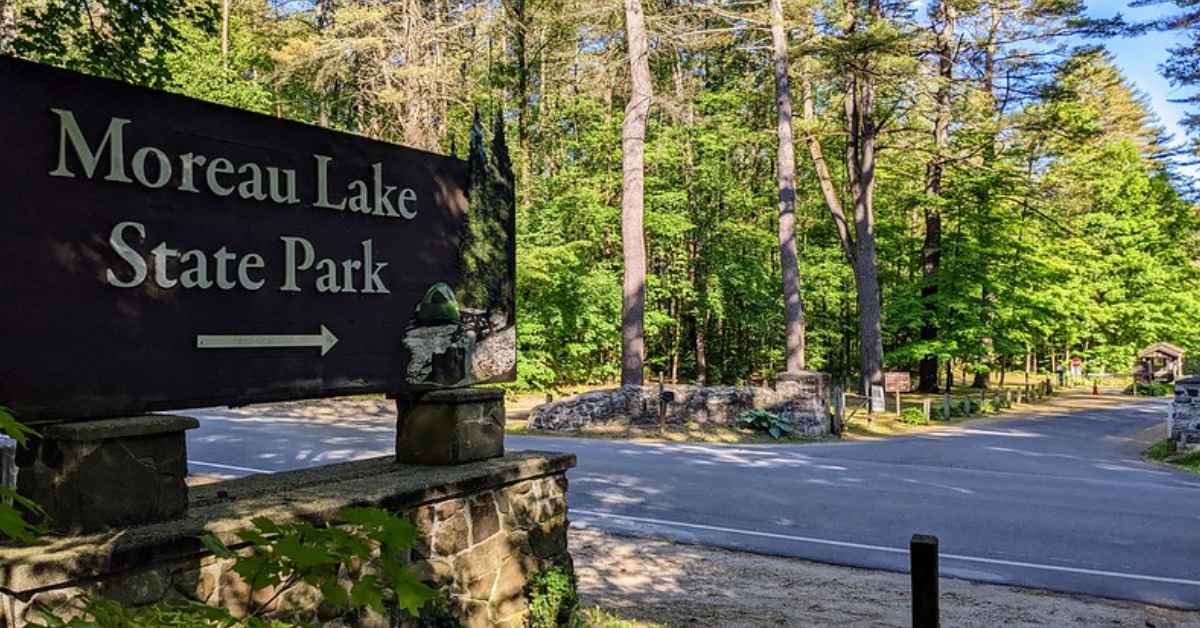 moreau lake state park sign