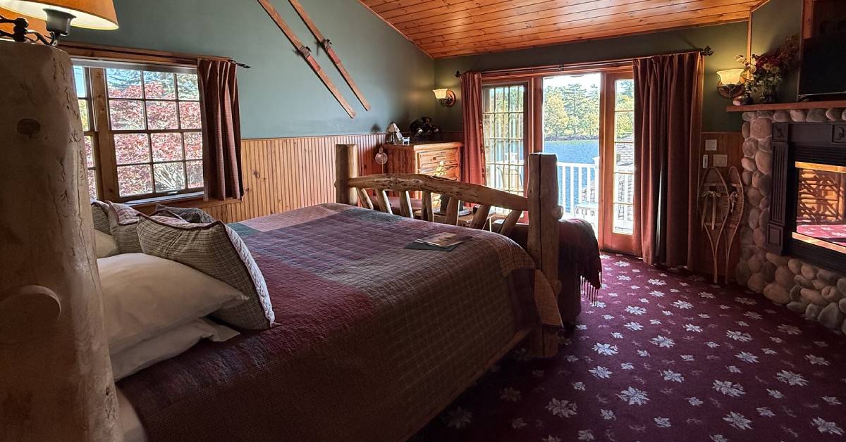 room in boathouse waterfront lodging