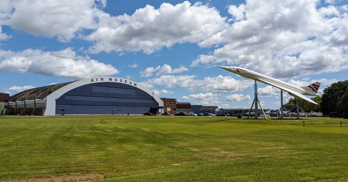 outside of the Empire State Aerosciences Museum