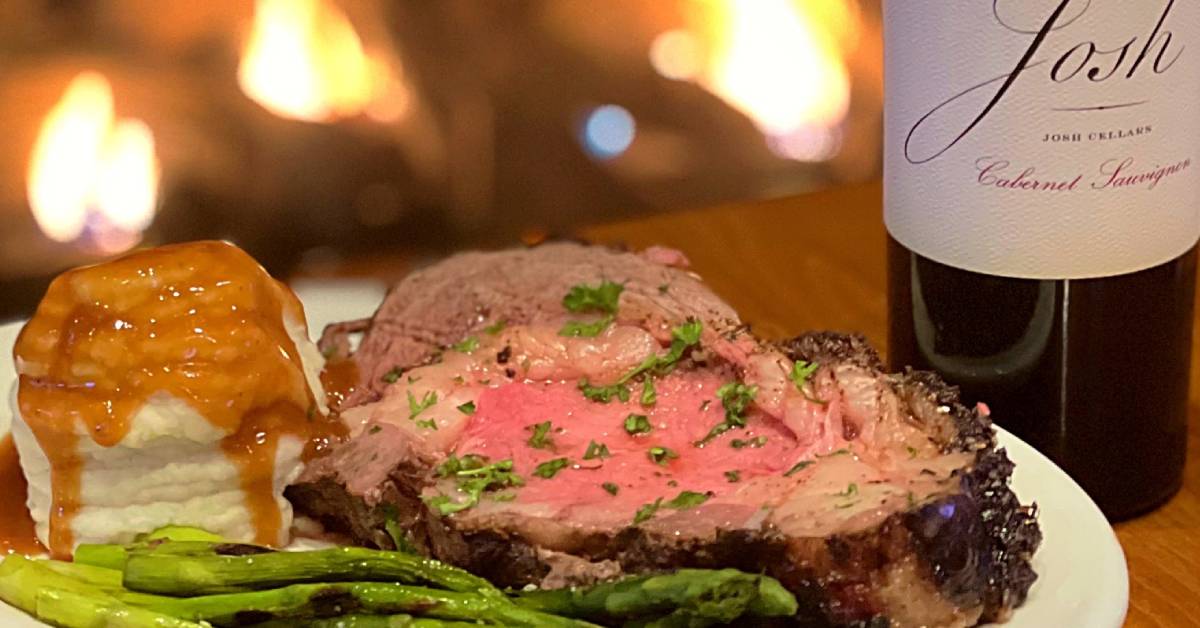 steak, potatoes, asparagus, and wine