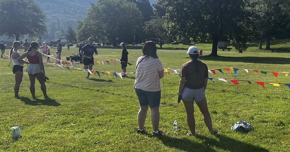 finish line at adirondack 7 mile race to the lakes