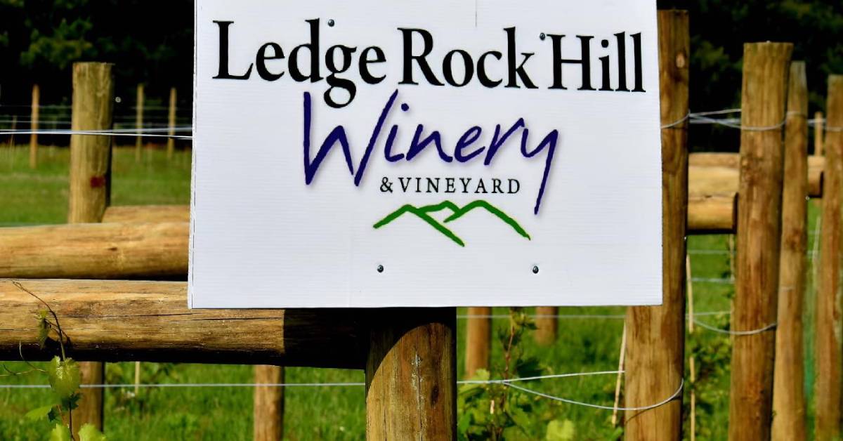 ledge rock hill winery sign