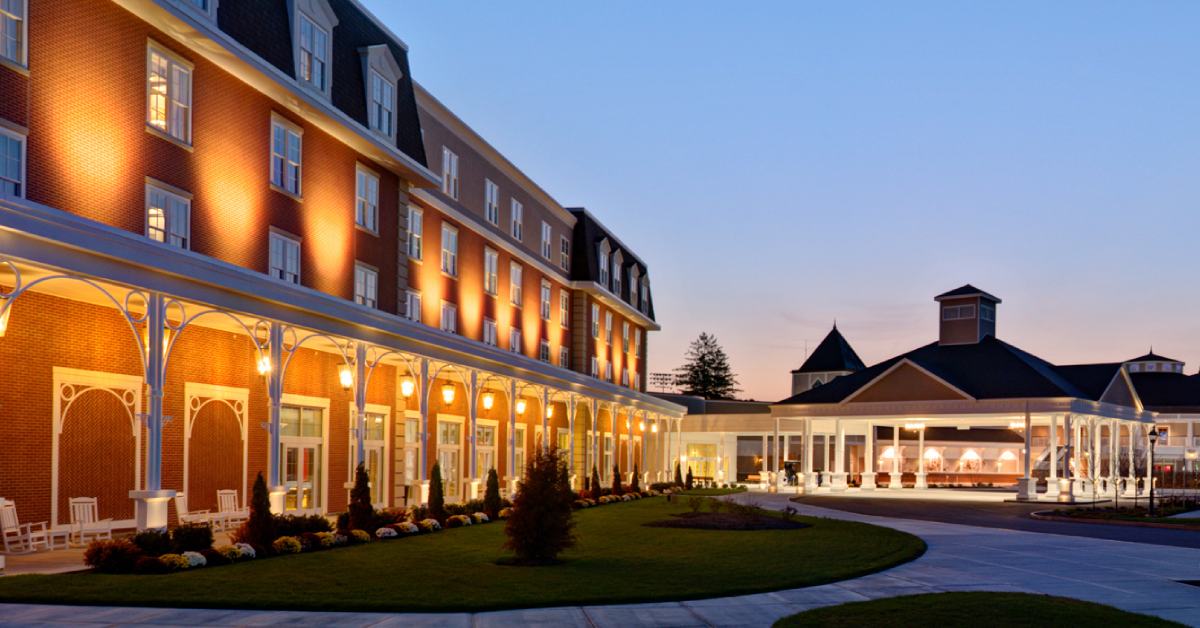 outdoor of saratoga casino hotel
