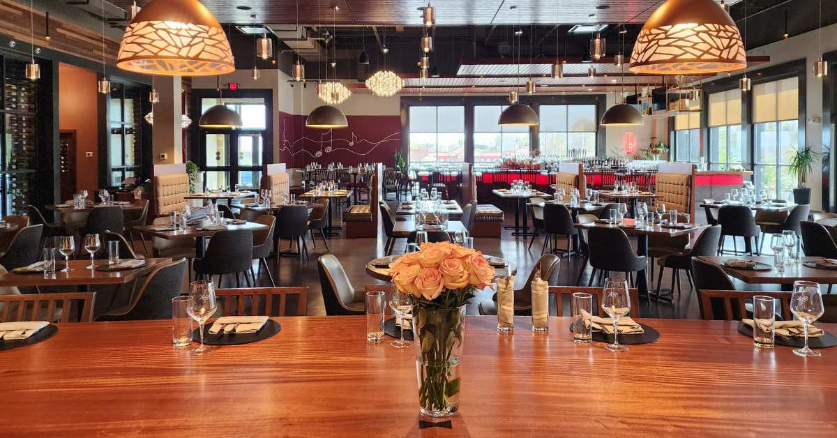 Scarlet Knife dining room