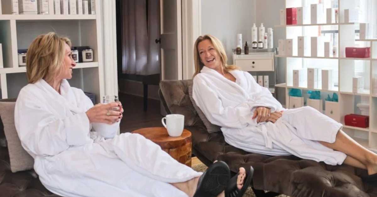 two women enjoying a spa day
