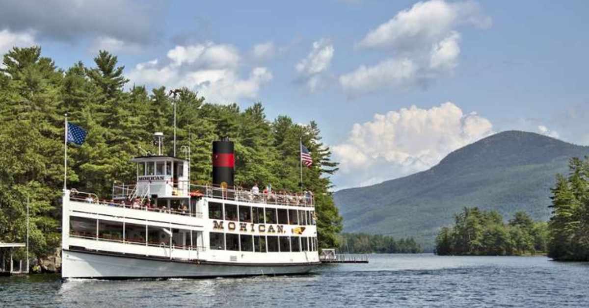 The Mohican Steamboat along the water in Lake George