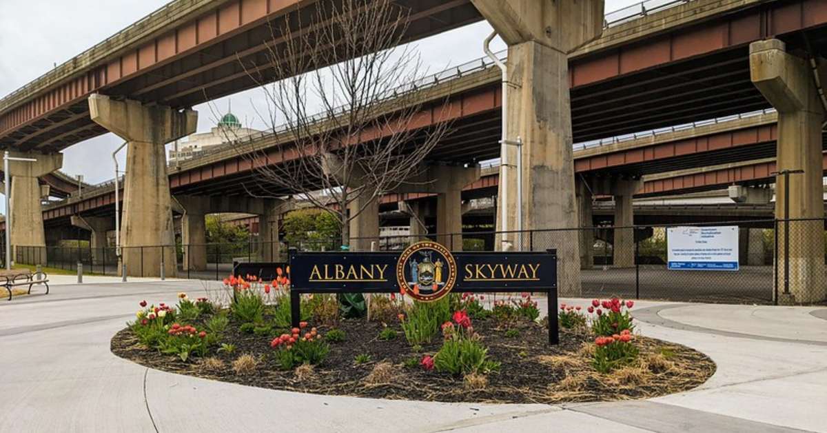 albany skyway sign and entrance