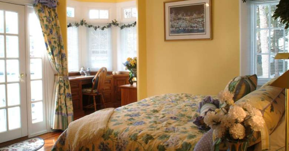 boathouse room