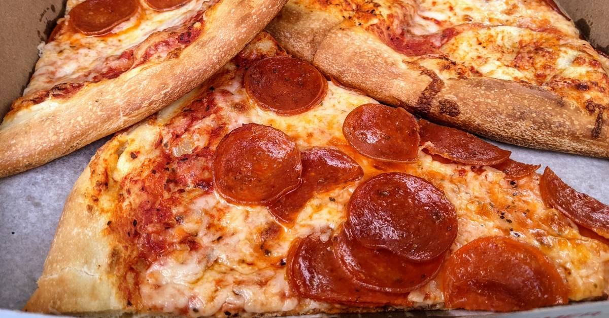 pizza slices in box