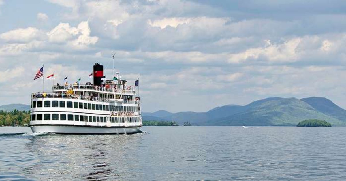 steamboat cruise on lake george