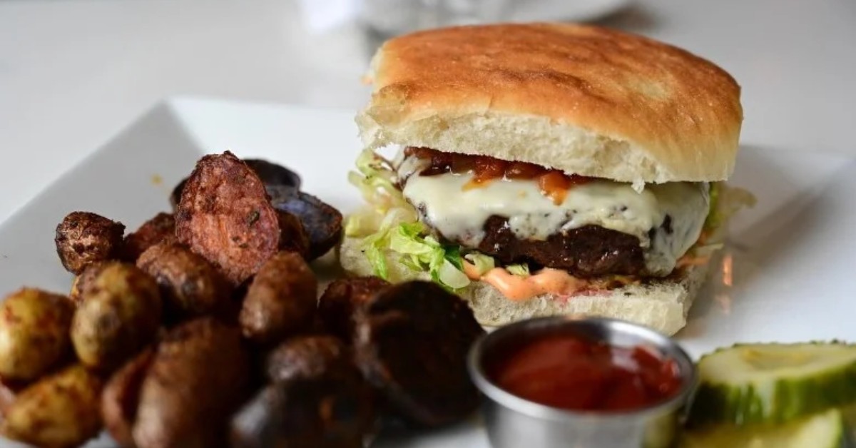 burger with potatoes