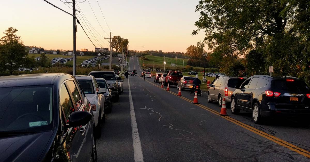 traffic heading to balloon fest