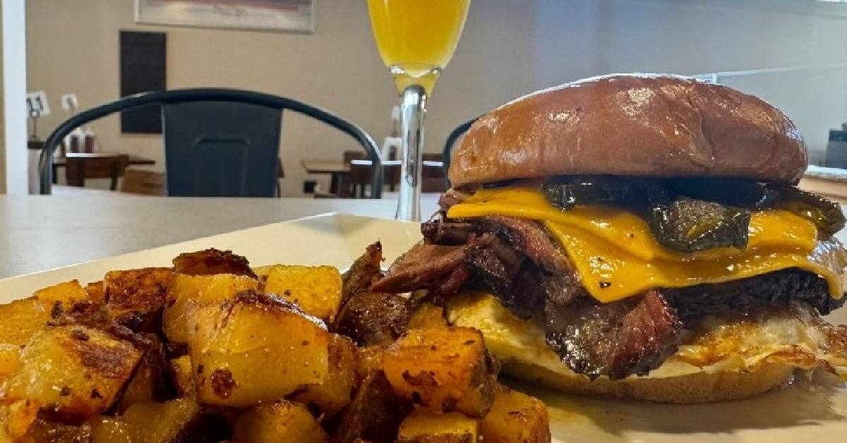 burger with potatoes