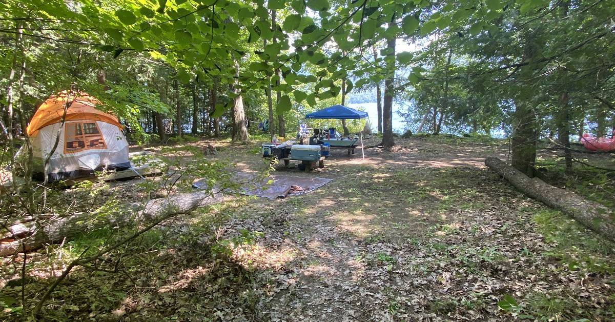 island camping campsite on lake george