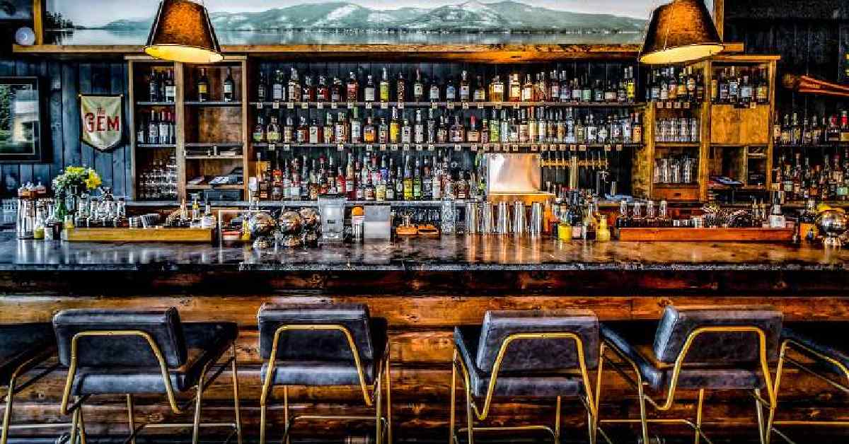 inside the gem at the bar