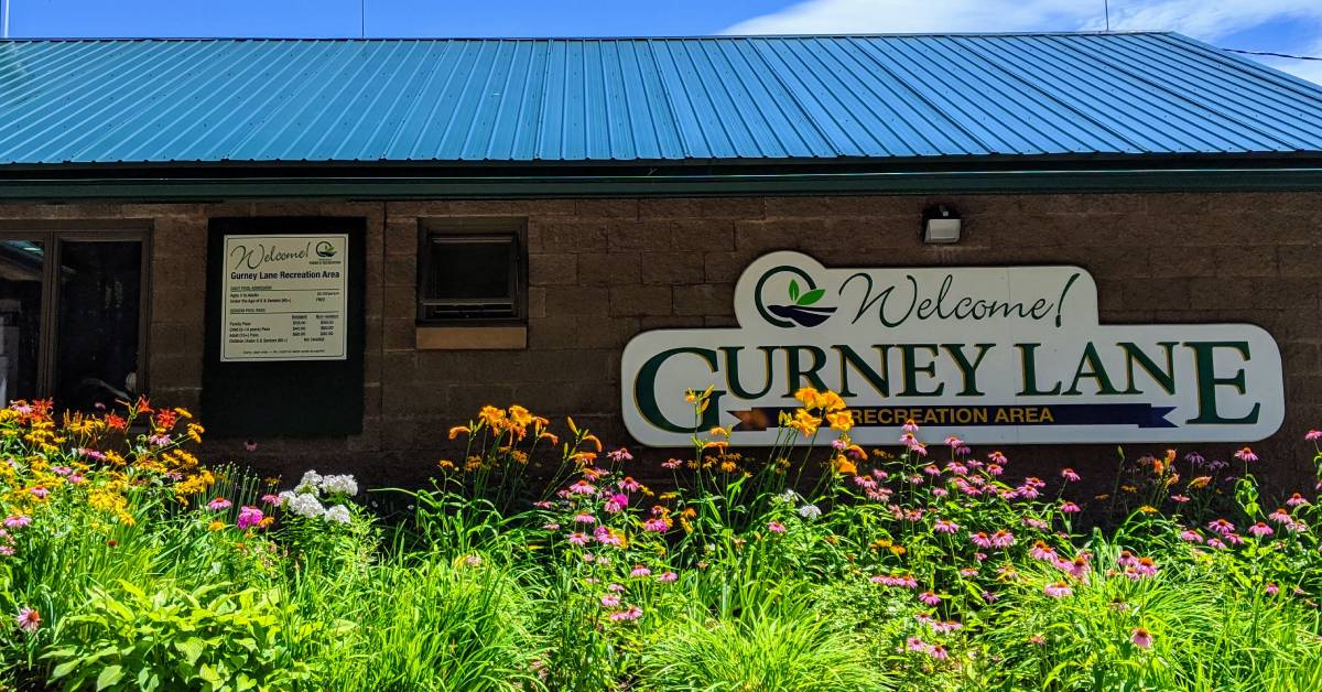 gurney lane recreation area sign on building