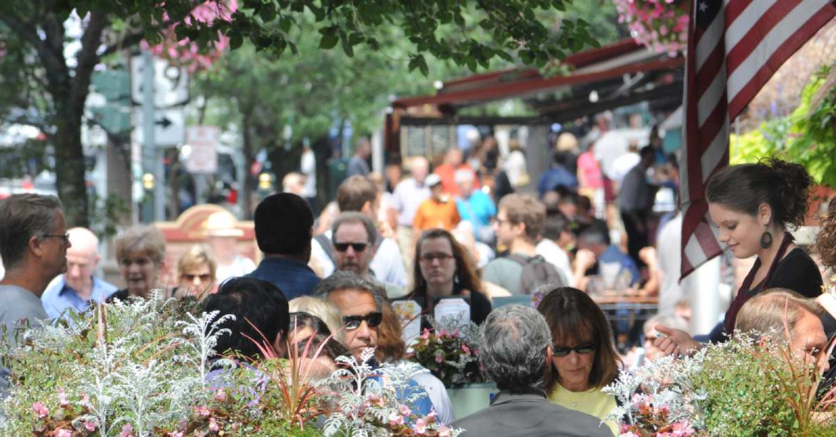 patio dining in saratoga springs