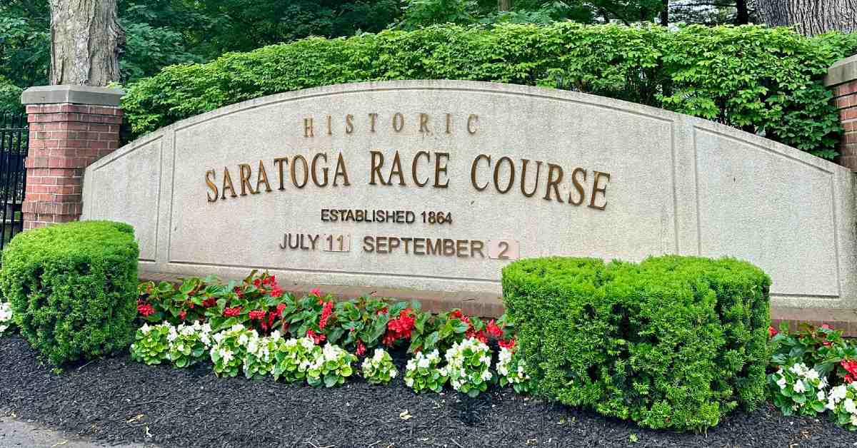 saratoga race course sign