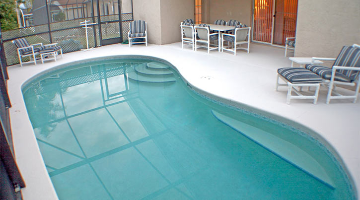 Kidney shaped pool