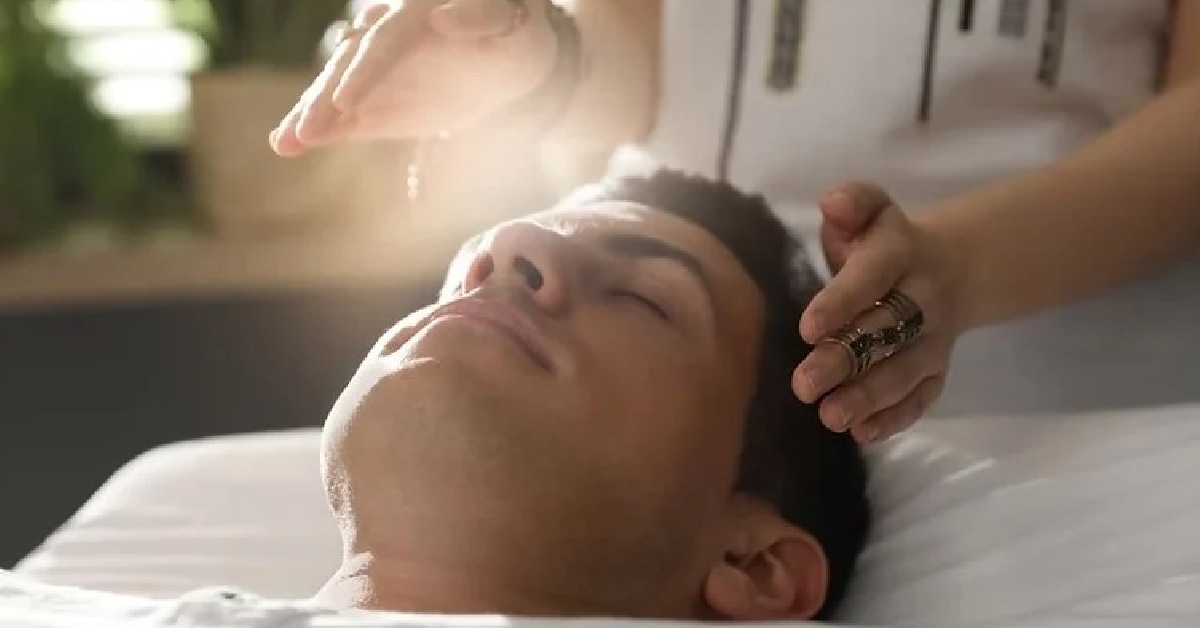 Relaxing Reiki treatment room at Saratoga Reiki Room
