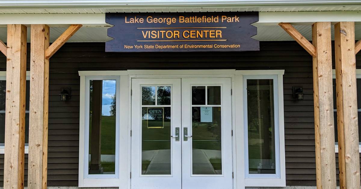 entrance to lake george battlefield park visitor center