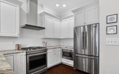 46 Union Avenue, Unit #105, Julie & Co. Realty