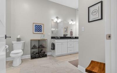 46 Union Avenue, Unit #105, Julie & Co. Realty