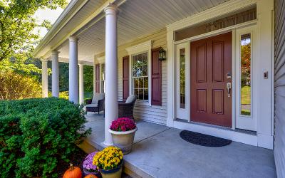 14 Little Drive, Julie & Co. Realty