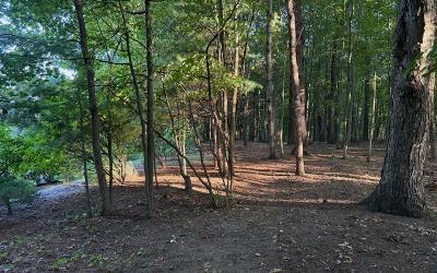 14 Little Drive, Julie & Co. Realty