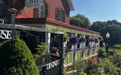 1 York Street, Julie & Co. Realty