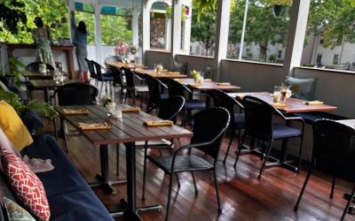 1 York Street, Julie & Co. Realty