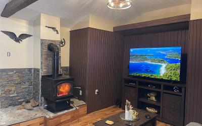12 Louden Road, Julie & Co. Realty