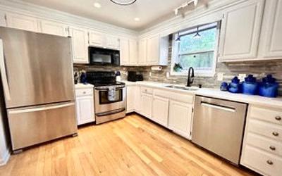 102 Trinity Place, Julie & Co. Realty