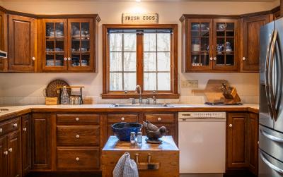 96 Hunter Lane, Julie & Co. Realty