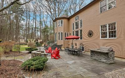 25 Rolling Brook Drive, Julie & Co. Realty