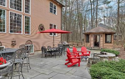 25 Rolling Brook Drive, Julie & Co. Realty