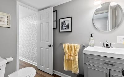 1624 Perth Road, Julie & Co. Realty