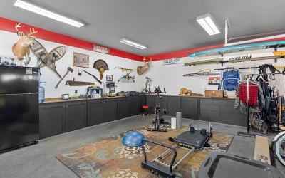 1624 Perth Road, Julie & Co. Realty