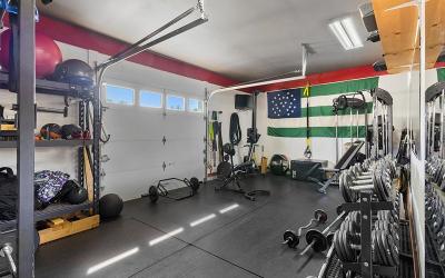 1624 Perth Road, Julie & Co. Realty