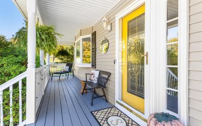 1624 Perth Road, Julie & Co. Realty