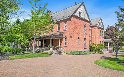 605 N. Broadway, Julie & Co. Realty